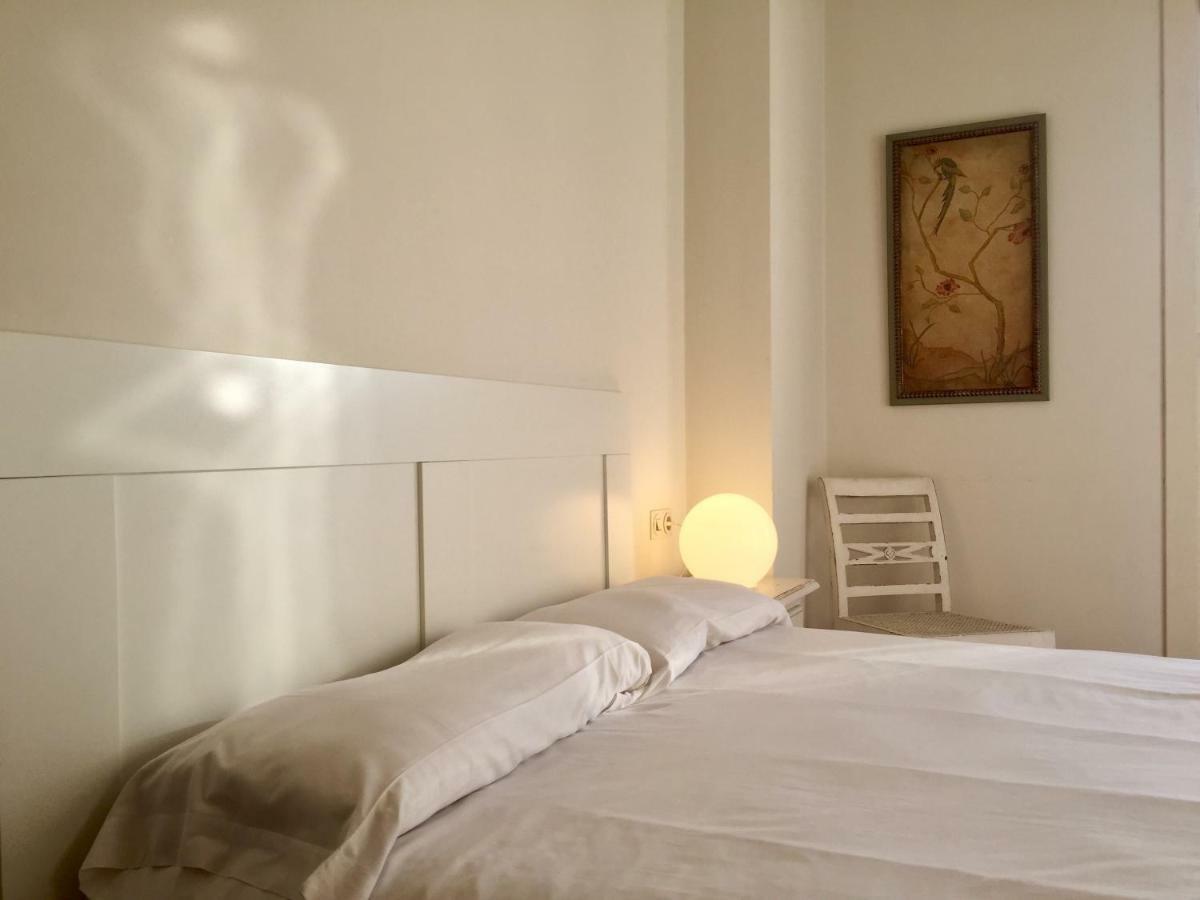 Plaza Apartment *